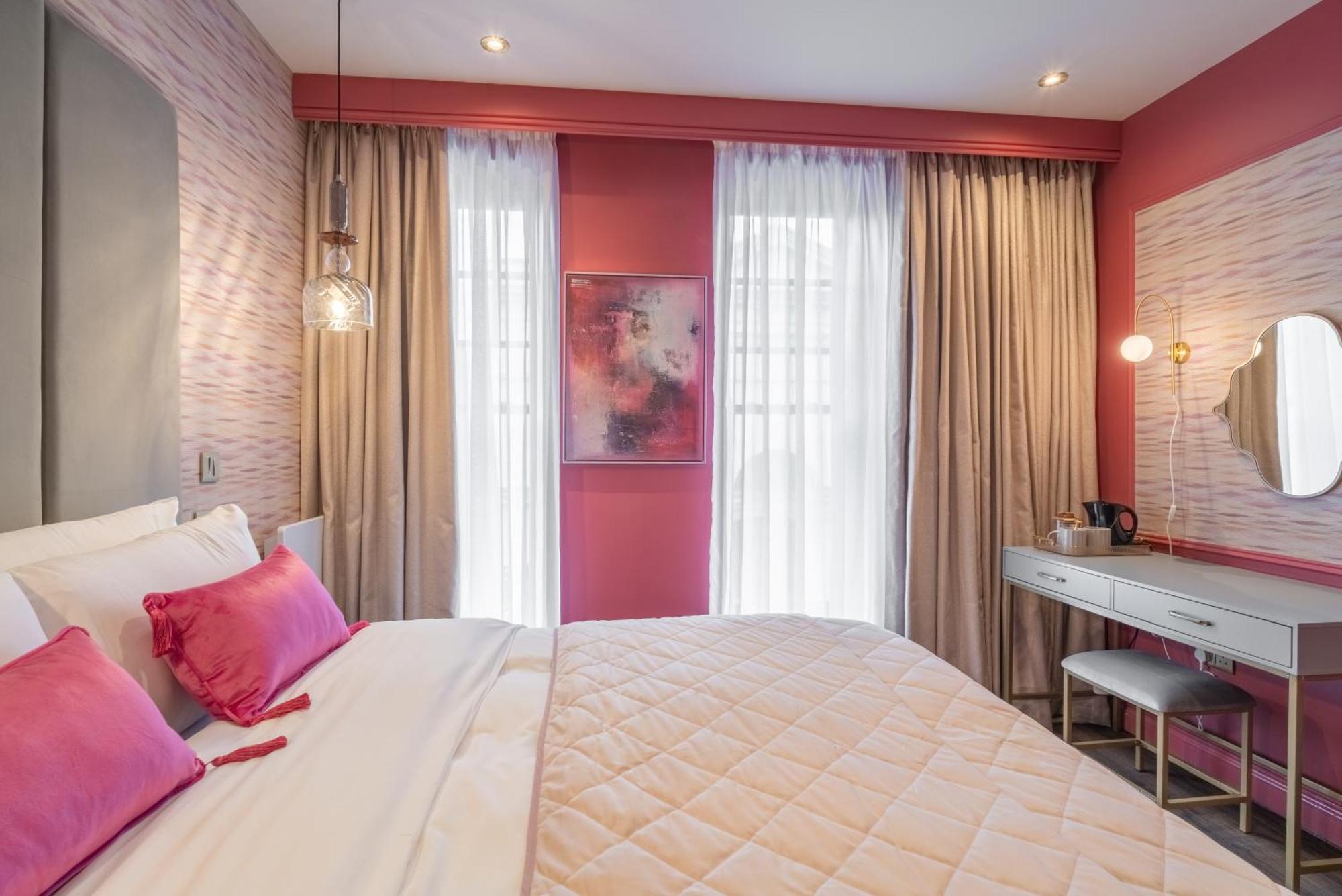 Howfield Hotel Мърдър Титфил Екстериор снимка