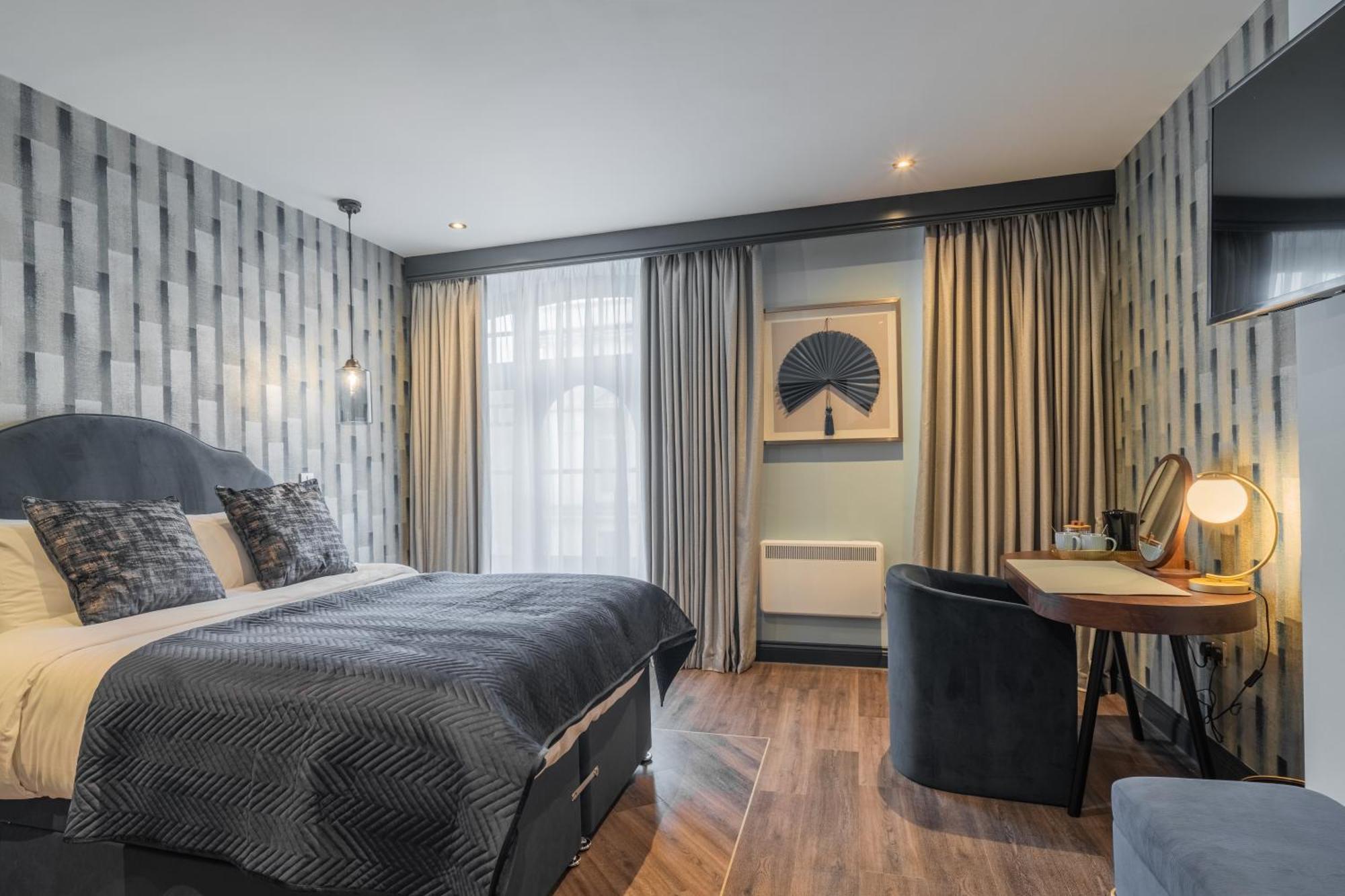 Howfield Hotel Мърдър Титфил Екстериор снимка
