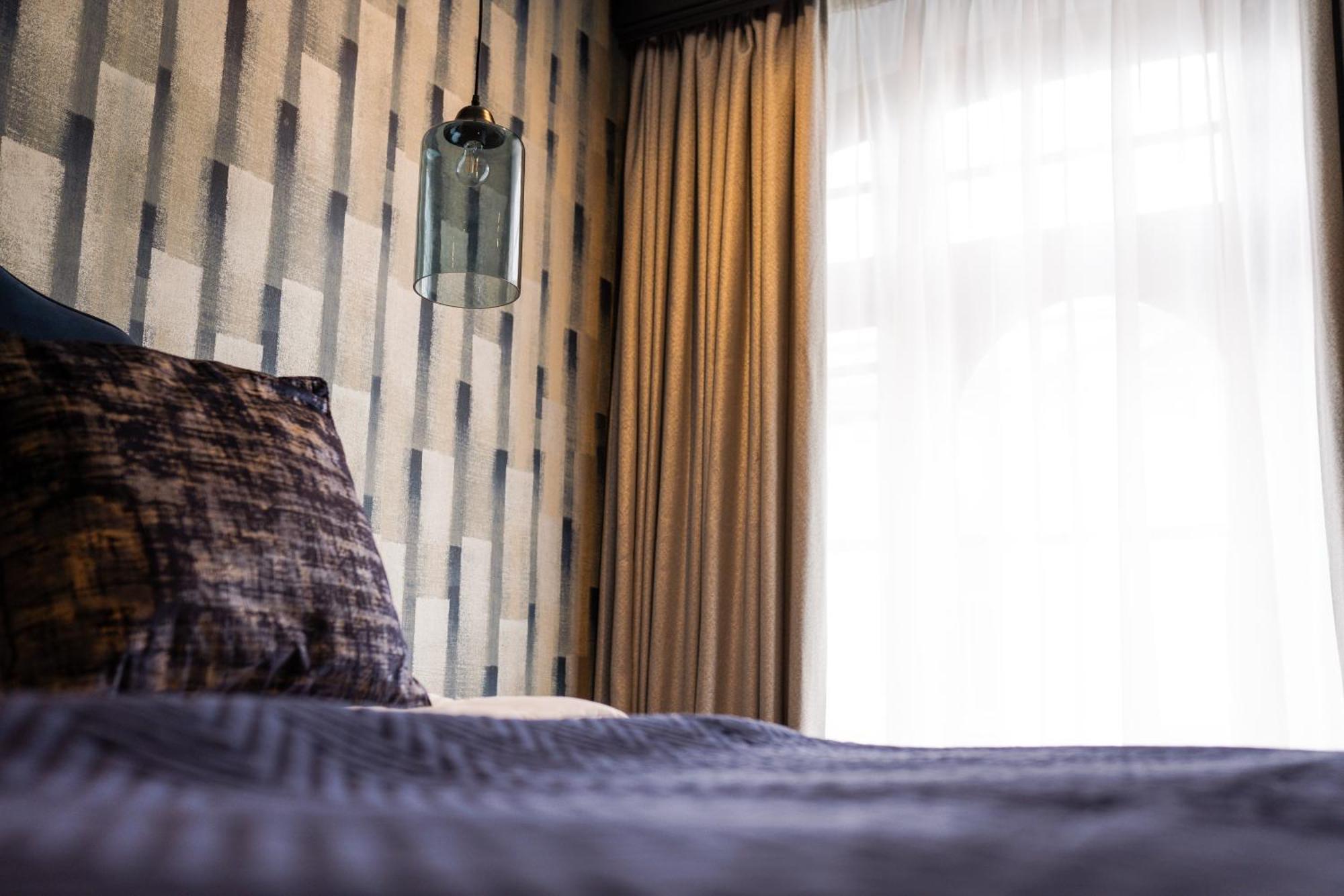 Howfield Hotel Мърдър Титфил Екстериор снимка