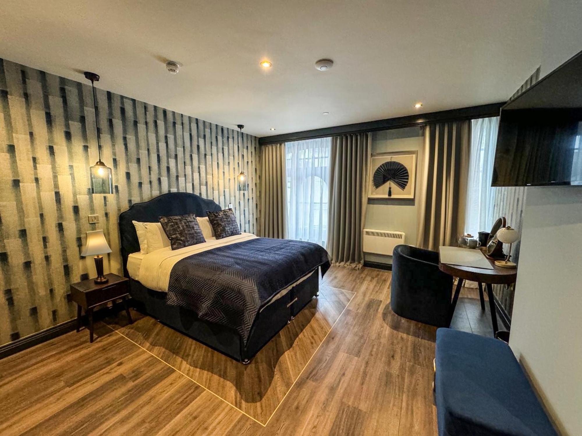 Howfield Hotel Мърдър Титфил Екстериор снимка