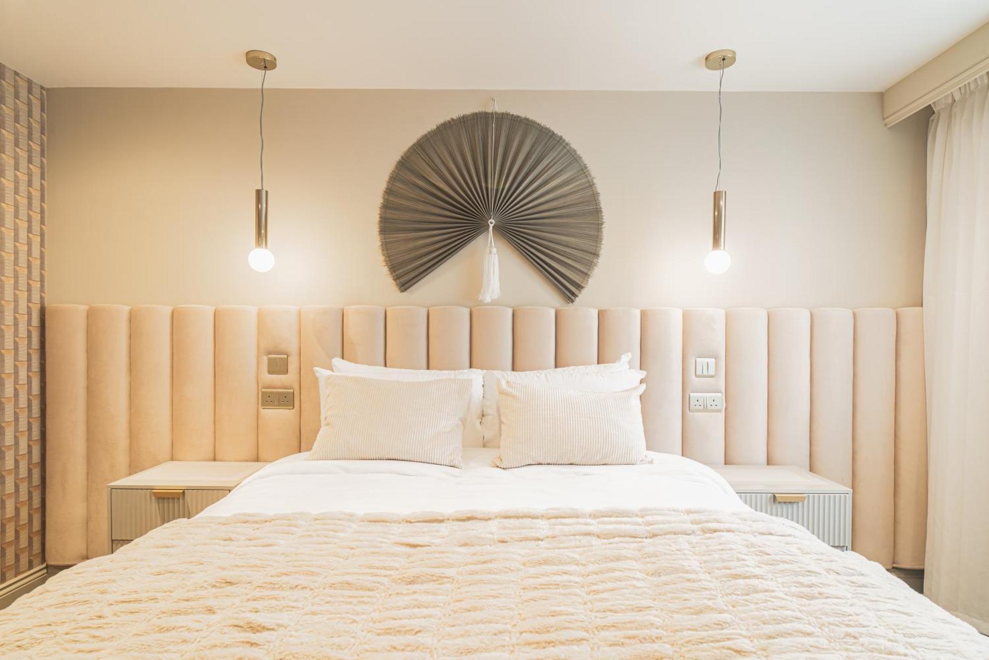 Howfield Hotel Мърдър Титфил Екстериор снимка