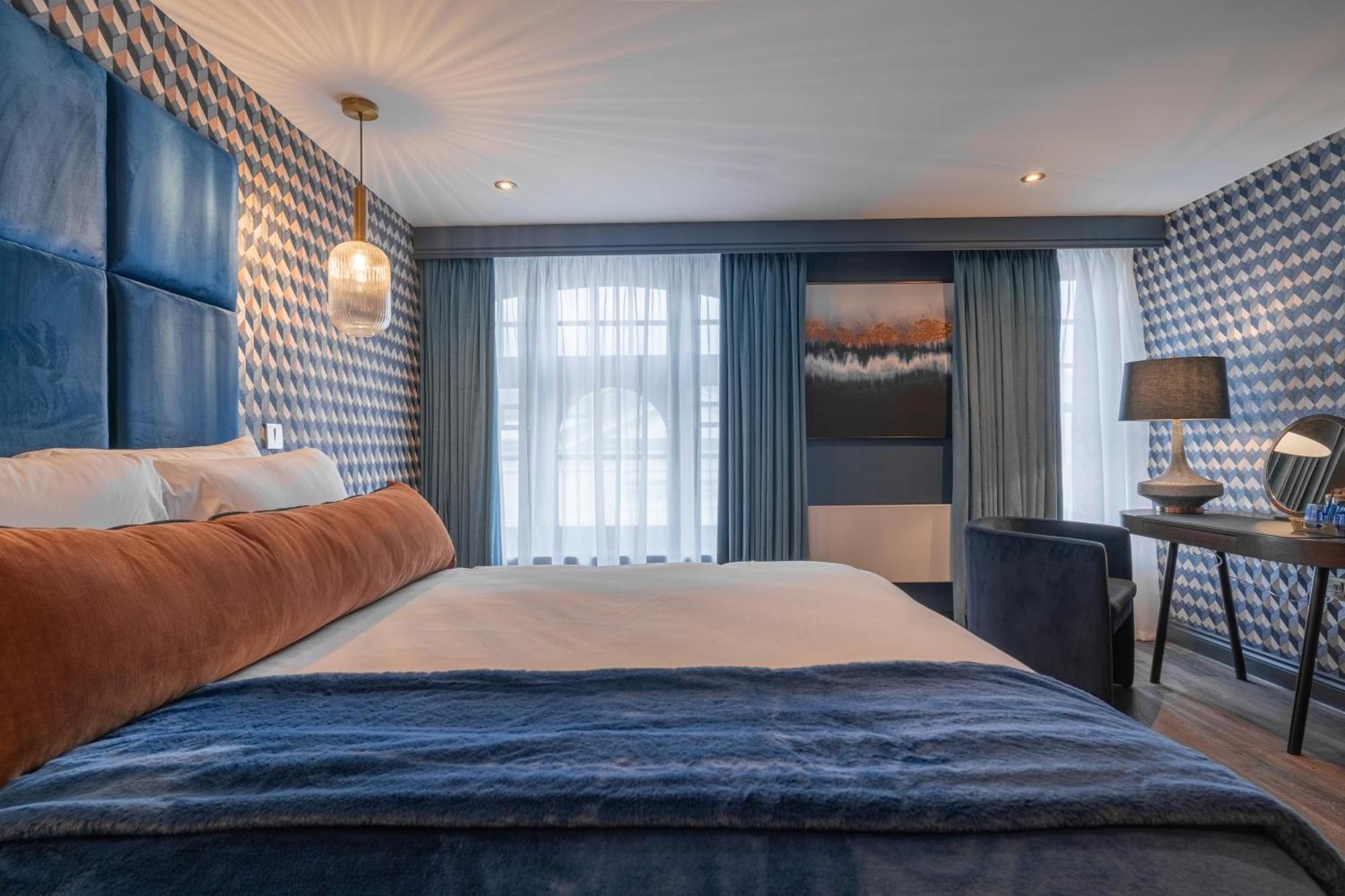 Howfield Hotel Мърдър Титфил Екстериор снимка