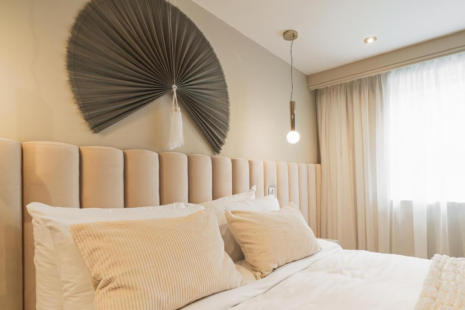 Howfield Hotel Мърдър Титфил Екстериор снимка
